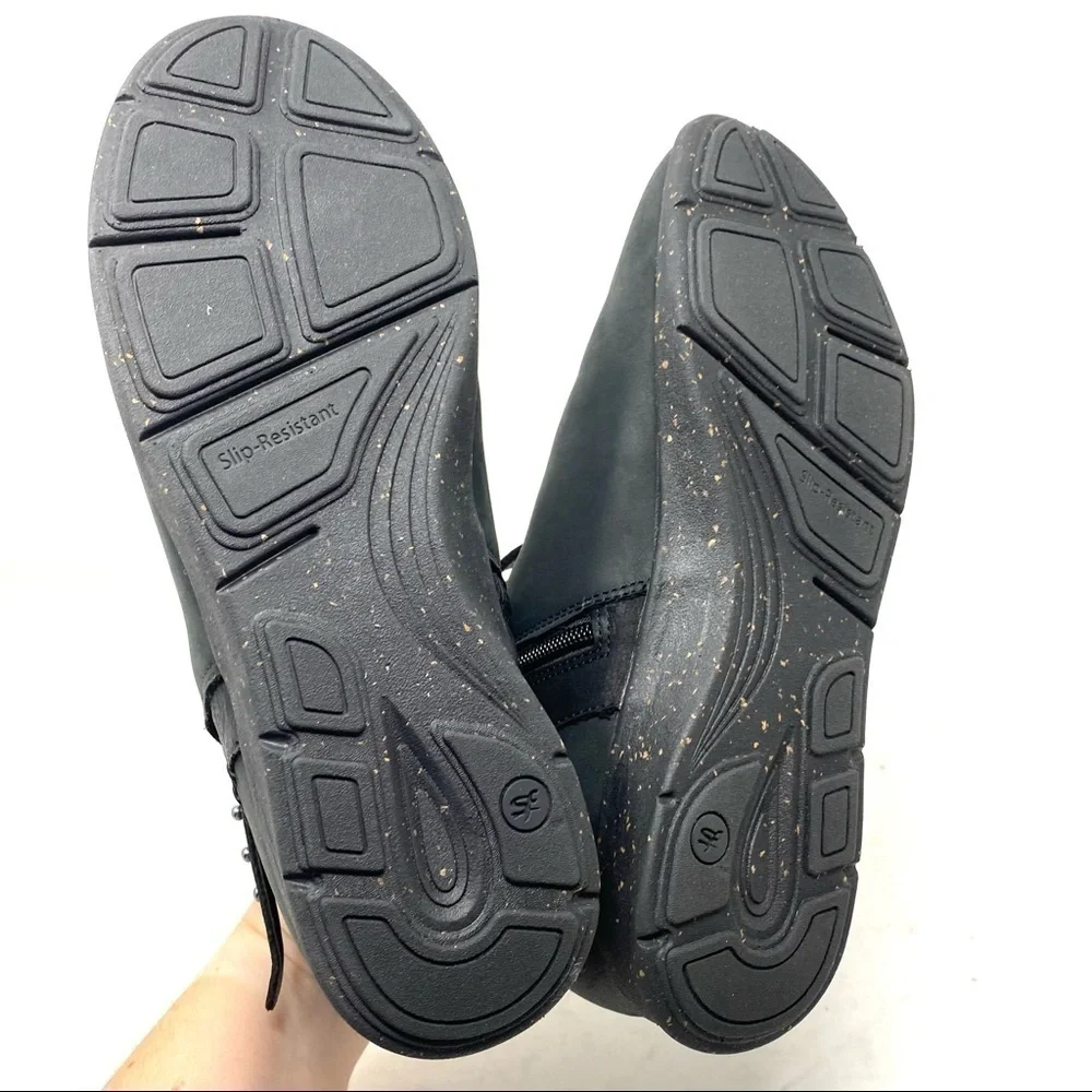 SuperFeet Ash black ankle booties